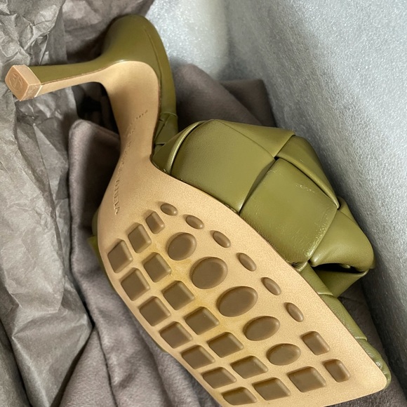 Bottega Veneta Shoes - Exclusive Bottega Veneta Lido sandals